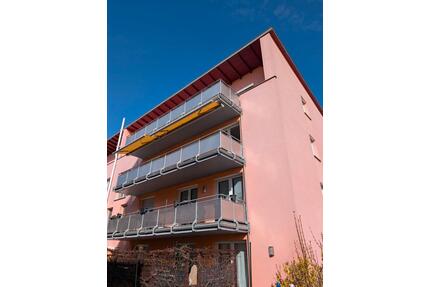 4,5 Zimmer mit TG und Balkon - 1.799,00&nbsp;EUR Kaltmiete, ca.&nbsp; 160,00&nbsp;m&sup2; in Zirndorf (PLZ: 90513)