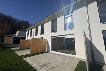 Haus zum Mieten in Eisingen 1.500,00 € 120.04 m²