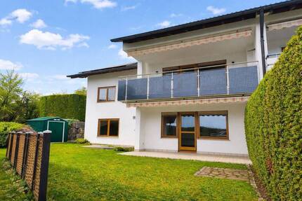 Wohnen am Weinberg - Zweifamilienhaus mit einzigartigem Ausblick in Winzerhausen - Großbottwar