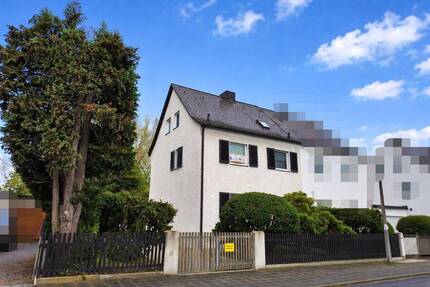 Reserviert - Charmante Doppelhaushälfte mit geschmackvoll und idyllisch angelegtem Garten, Garage uvm. zu verkaufen. - Nürnberg Sündersbühl