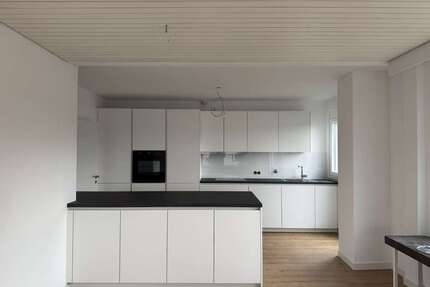Wohnung zum Mieten in Eningen 1.495,00 € 213 m²
