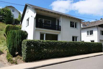 Haus zum Kaufen in Hilchenbach 185.000,00 € 136 m²