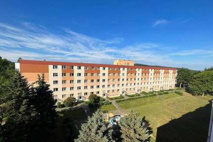 Sonnige 3-R-Wohnung mit Balkon und neu saniertem Badezimmer - Aue