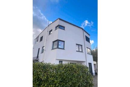 Traumhaus zum Verkauf - 999.000,00&nbsp;EUR Kaufpreis, ca.&nbsp; 200,00&nbsp;m&sup2; in Taunusstein (PLZ: 65232)