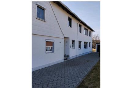 Helle, große Doppelhaushälfte - 276.590,00&nbsp;EUR Kaufpreis, ca.&nbsp; 200,00&nbsp;m&sup2; in Rehau (PLZ: 95111)
