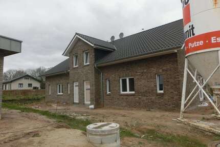 Haus zum Mieten in Uchte 1.400,00 € 178 m²