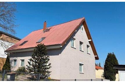 Vermietete Massiv gebautes Haus mit 9 Zimmern, Rendite 4,7% - Berlin Treptow-Köpenick