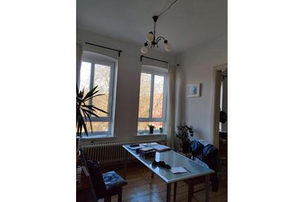 Helle, zentral gelegene Altbauwohnung, 3,5 Zimmer, 80 qm - Flensburg Falkenberg