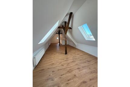 Kernsanierte 4- Zimmer Maisonette Wohnung im Dachgeschoss - Schweinfurt Gartenstadt