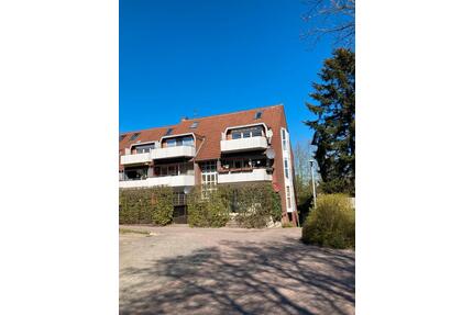 Stade Campe 2-Zimmer Dachgeschosswohnung + Garagenstellplatzp