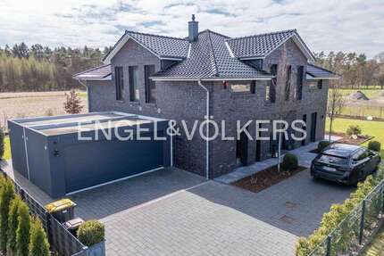 Haus zum Kaufen in Neuenkirchen 989.000,00 € 252 m²