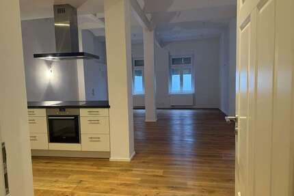 Haus zum Mieten in Frankfurt 2.150,00 € 120 m²