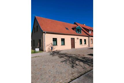 Hausverkauf - 290.000,00&nbsp;EUR Kaufpreis, ca.&nbsp; 130,00&nbsp;m&sup2; in Ziesar (PLZ: 14793)