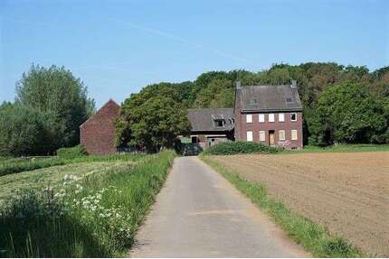 Haus zum Kaufen in Willich 980.000,00 € 250 m²