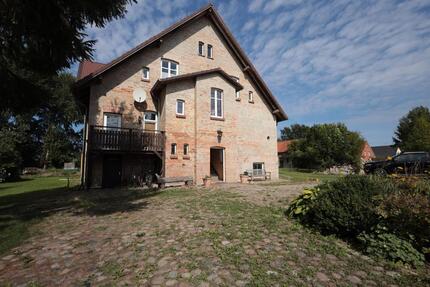 Großes Grundstück mit Wohnhaus - 1.500.000,00&nbsp;EUR Kaufpreis, ca.&nbsp; 400,00&nbsp;m&sup2; in Bentwisch (PLZ: 18182)