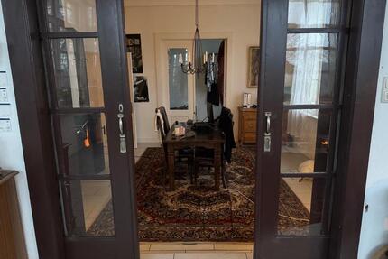 Charmante Altbauwohnung mit Erker, Kamin und Terasse - Schleswig