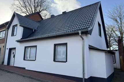 Haus zum Kaufen in Burg (Dithmarschen) 179.000,00 € 135.31 m²