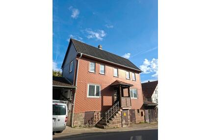Renoviertes Einfamilienhaus mit Carport und Pelletheizung - Frielendorf