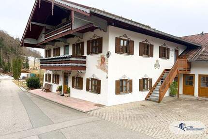 *reserviert* 4-Zimmer-Maisonettewohnung mit großzügiger Wohnfläche - Aschau im Chiemgau / Bucha