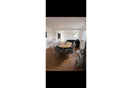 Moderne 4-Zimmer-Erdgeschosswohnung mit Garten & privater Zufahrt - Moosburg an der Isar