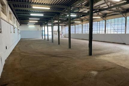 Lagerhalle Stellfläche - 1.295,00&nbsp;EUR Kaltmiete, ca.&nbsp; 3,50&nbsp;m&sup2; in Neunkirchen (PLZ: 57290)
