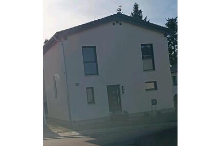 Modernes Einfamilienhaus (BJ 2023) in ruhiger Lage - Floß