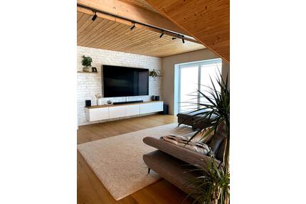 Große Maisonette Wohnung (teilmöbiliert) mit 30 qm Dachterrasse - Gochsheim