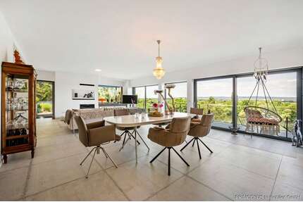 Haus zum Kaufen in Kelsterbach 1.679.000,00 € 335 m²