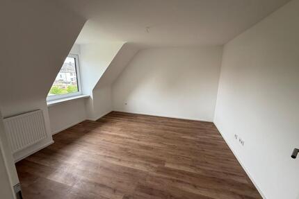 Erstbezug nach Sanierung: Moderne 2-ZKB mit Garten & Top-Anbindung (Nähe VW Baunatal) - Kassel Niederzwehren
