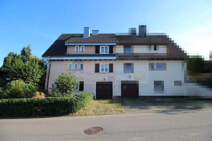 Ruhig, beliebt, familienfreundlich: Wohnhaus als Doppelhaushälfte mit Garten und Garage(n) in ruhiger Lage von Donaueschingen !