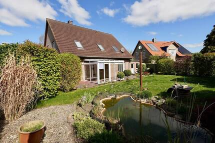Sehr gepflegtes Einfamilienhaus in ruhiger Spielstraße mit großem Garten, Kamin & Ostseenähe - Neustadt in Holstein / Pelzerhaken