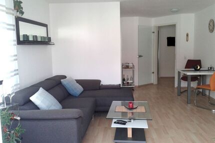 Schöne 2-Zimmer-Wohnung nahe Wiesen, Einkaufsmöglichkeiten, Stadtbahn - Stuttgart