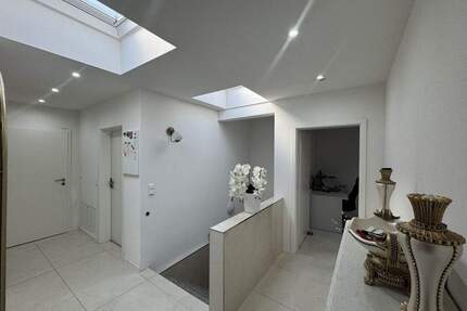 4 Wohnungen + 1 Laden - Attraktives Wohn- und Geschäftshaus in zentraler Lage von Pforzheim-Eutingen - Pforzheim - Eutingen