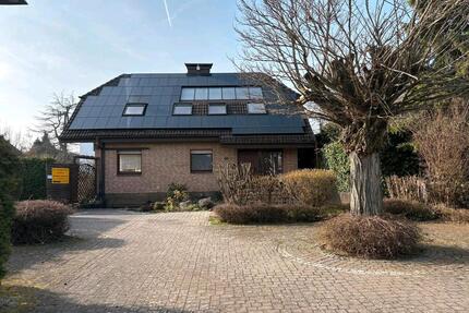 Haus in OberurselOberstedten - 2.650,00&nbsp;EUR Kaltmiete, ca.&nbsp; 200,00&nbsp;m&sup2; in Oberursel (Taunus) (PLZ: 61440)