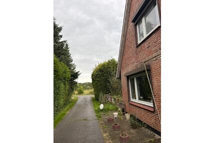 Haus im Grünen mit Einliegerwohnung mit Kachelofen - Selent