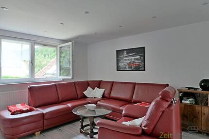 (EF0822_M) Eisenach: Wutha-Farnroda, moderne möblierte Wohnung über zwei Etagen, sep. Hauseingang, Terrasse, WLAN