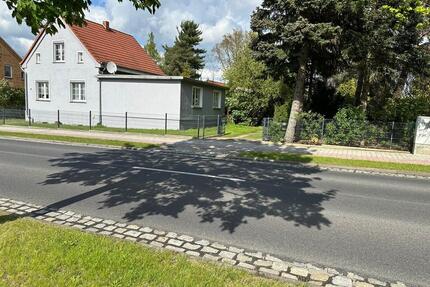 Haus in Döbern zum Kauf mit Garagen und Nebengebäuden