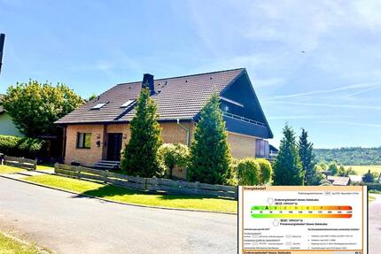 Großes EFH mit PV-Anlage & Pool, separater Wohnbereich im OG, Bad - Knüllwald