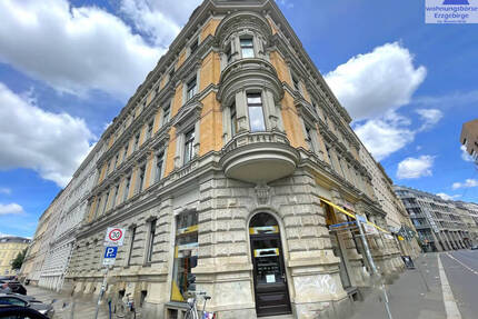 Schicke 2-Raum-Dachgeschosswohnung mit Wanne und Dusche - Leipzig / Leipzig Zentrum-West