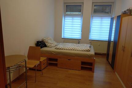 Möbliertes Wg Zimmer für Kurzzeitmiete bis 3 Monate Monteure - Magdeburg Nordwest