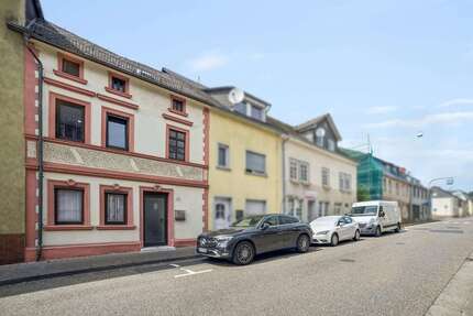 Haus zum Kaufen in Holzappel 129.000,00 € 143.85 m²