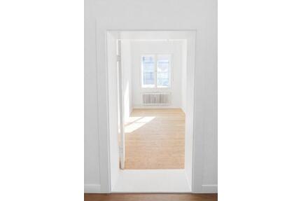 Charmante 2-Zimmer-Wohnung mit Balkon und Dielenboden in bester Lage von Berlin-Zehlendorf