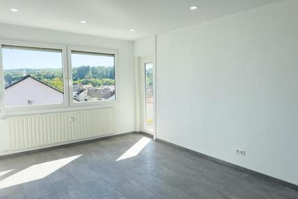 3 Zimmer Wohnung mit neuer Einbauküche in Neckartenzlingen