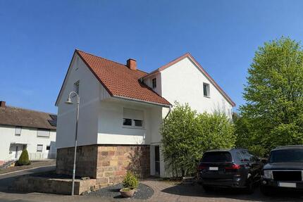 Saniertes Einfamilienhaus mit Garten zu vermieten - Flieden