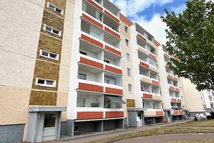 3 Raum mit Balkon, Dusche und Gutschein für Bodenbelag ab Juni 2026 zu vermieten. - Waren (Müritz)