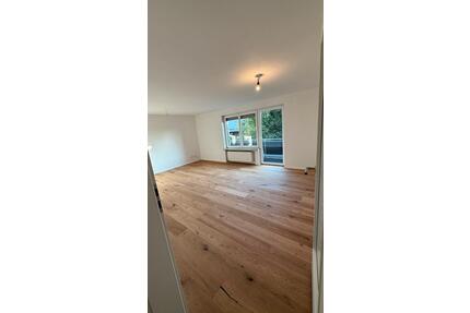 Großzügige 2-Zimmer-Wohnung (72 m²) mit Balkon & Einbauküche - Vilsbiburg