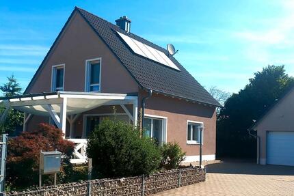Einfamilienhaus, Effizienzhaus 55, überdachte Terrasse und Garten - Pollenfeld