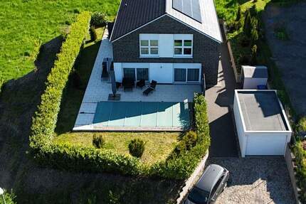 Ihr Traum, Neuwertiges Viehbrock Effizienzhaus 40 Plus A+ 13kWh,Pool, Garantien, Autark, Garage - Warstein Allagen