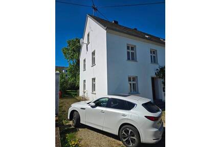 Landhaus mit schönem Garten, weiter ausbaubar - Farschweiler