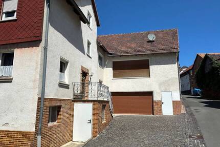 GROSSZÜGIGES WOHNHAUS MIT KLEINEM HOF! KEINE KÄUFERPROVISION! - Gudensberg Obervorschütz